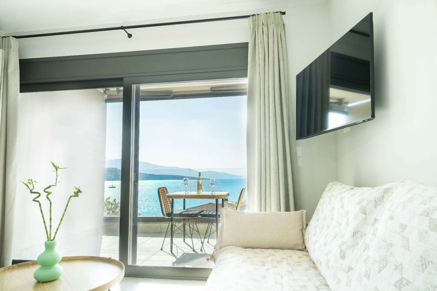 SEA APARTMENT NIKIANA