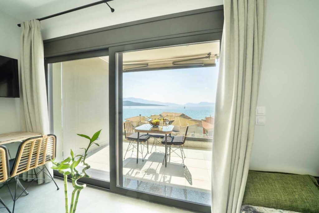 OCEAN APARTMENT IN NIKIANA WITH SEA VIEW AND POOL